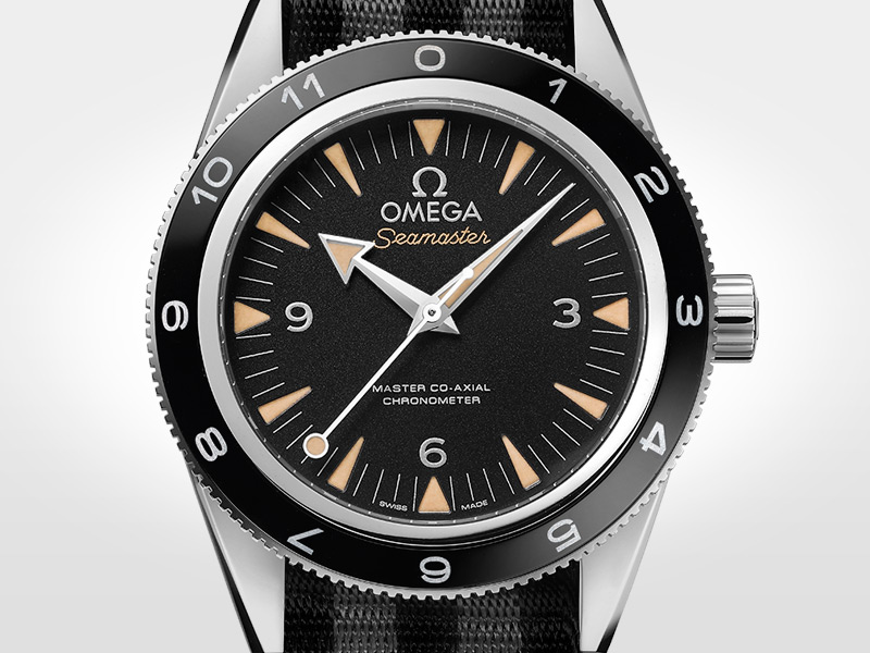 El Seamaster 300 Spectre Limited Edition. Con correa NATO.