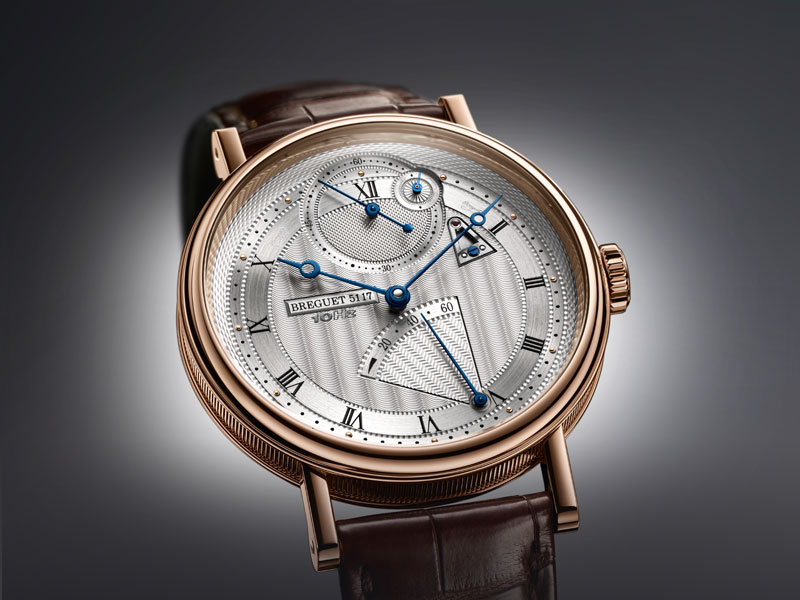 Breguet intuyón en su Classique Chrometrie los otros usos oportunos de la electricidad. Una inducción eléctrica en el eje del balance crea magnetismo que estabiliza la regulación.
