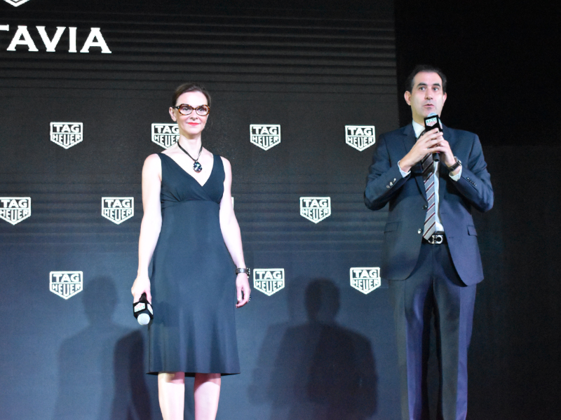 Catherine Eberlé-Devaux, directora de patrimonio de TAG Heuer, y Karim Santiago, brand director de la firma suiza en México.